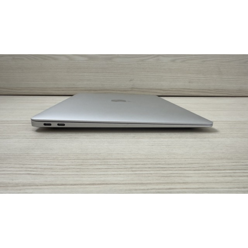 MacBook Air 2020 Silver i3 1.1ghz 16/256